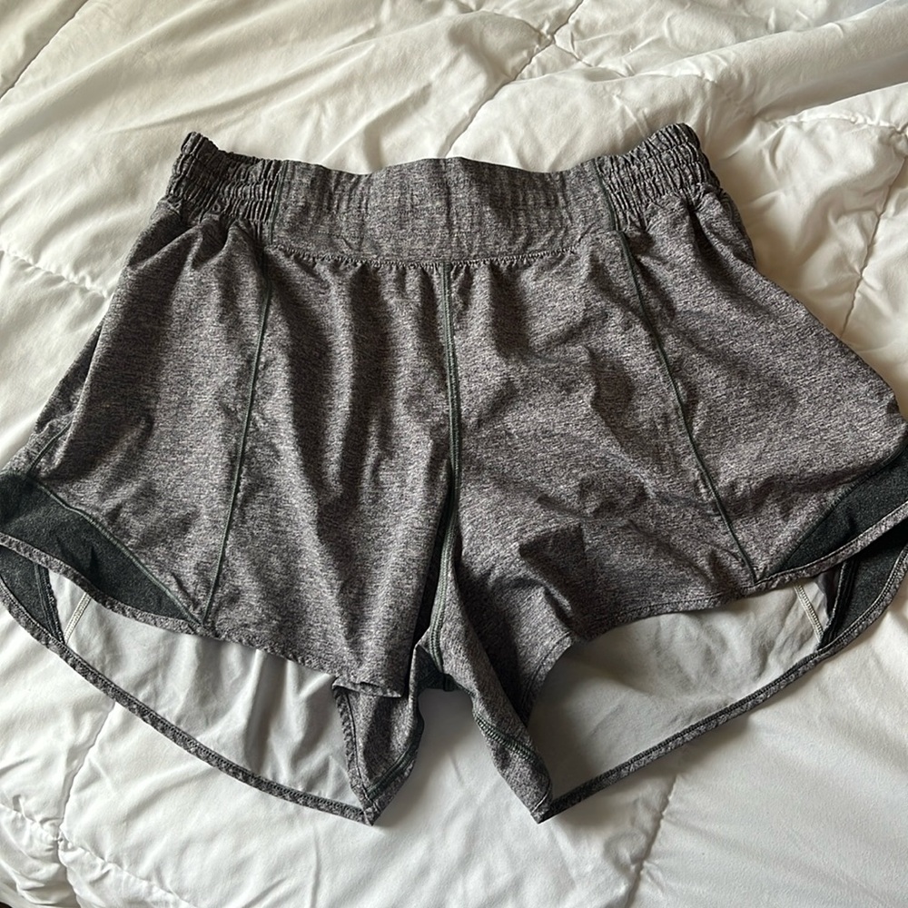 LULULEMON HOTTY HOT SHORTS SIZE 10